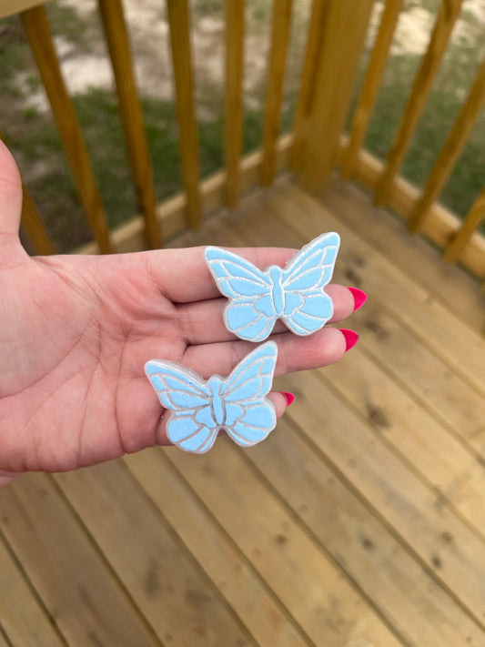 Butterfly vent clips